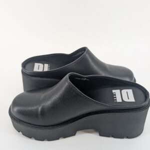 Dirty Laundry R-test Platform Clogs